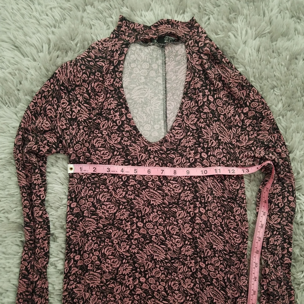 Express long-sleeve choker neckline dress - Picture 5 of 7